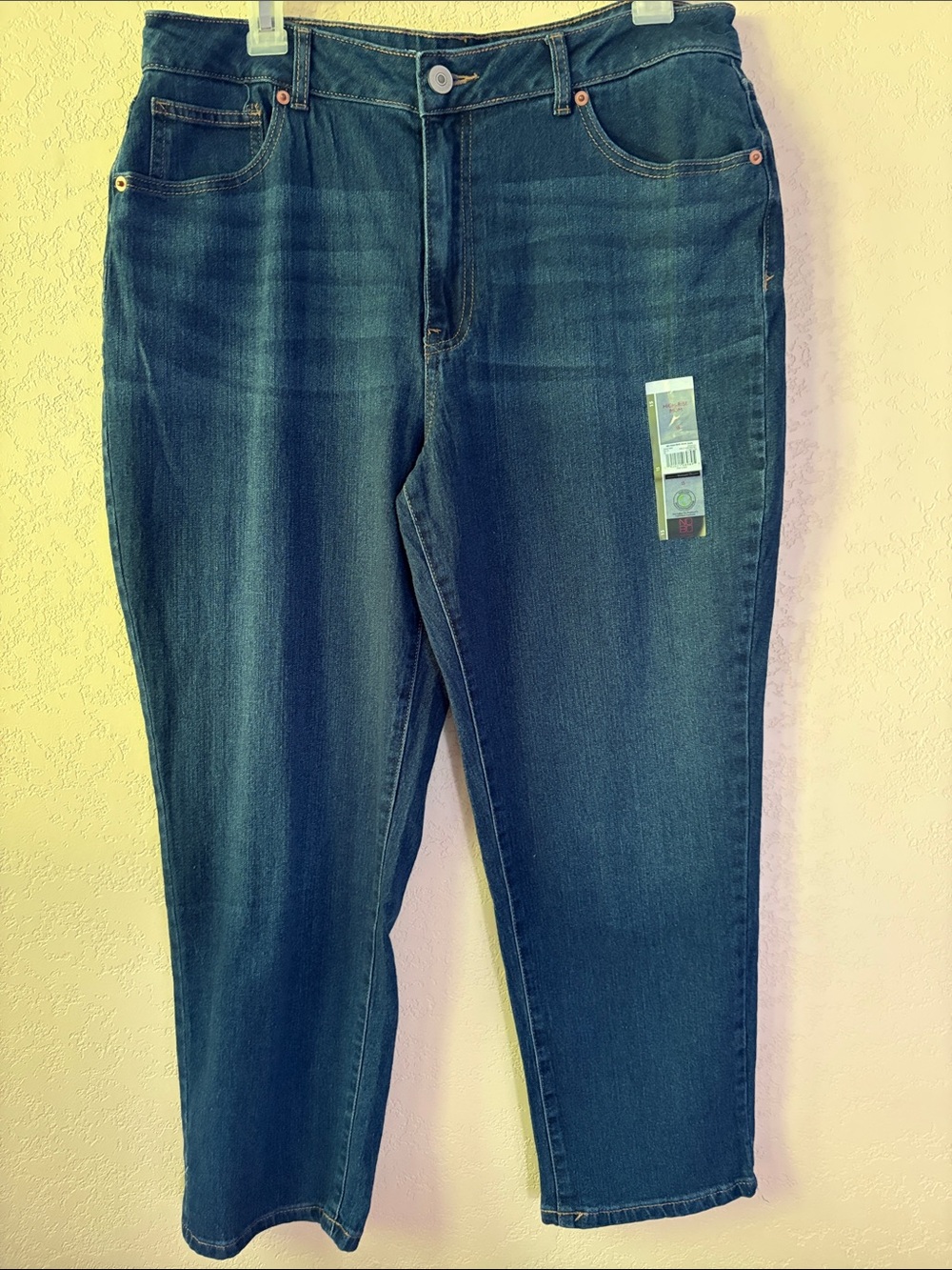 No Boundaries  Blue Straight-Leg Women's High Rise Mom Jeans